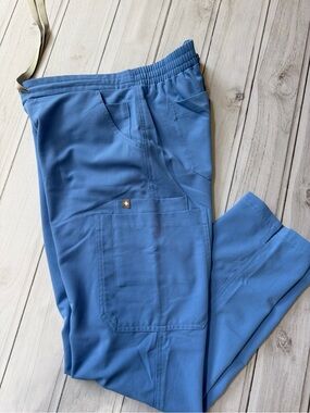 Women’s Figs Yola TW2000P ceil blue skinny scrub pant. Size XSP